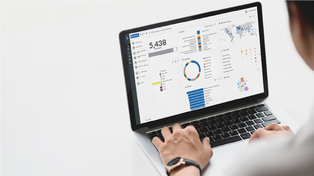 Employee using Luminance Corporate