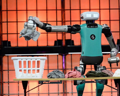 The Guardian | ‘A fork in the road’: laundry-sorting robot spurs AI hopes and fears at Europe’s biggest tech event